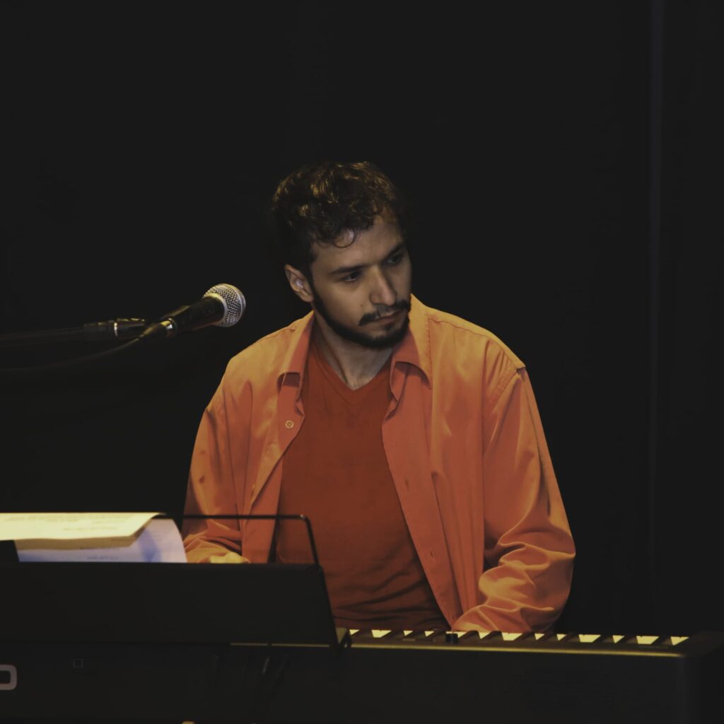 Professor Giovani Rezende